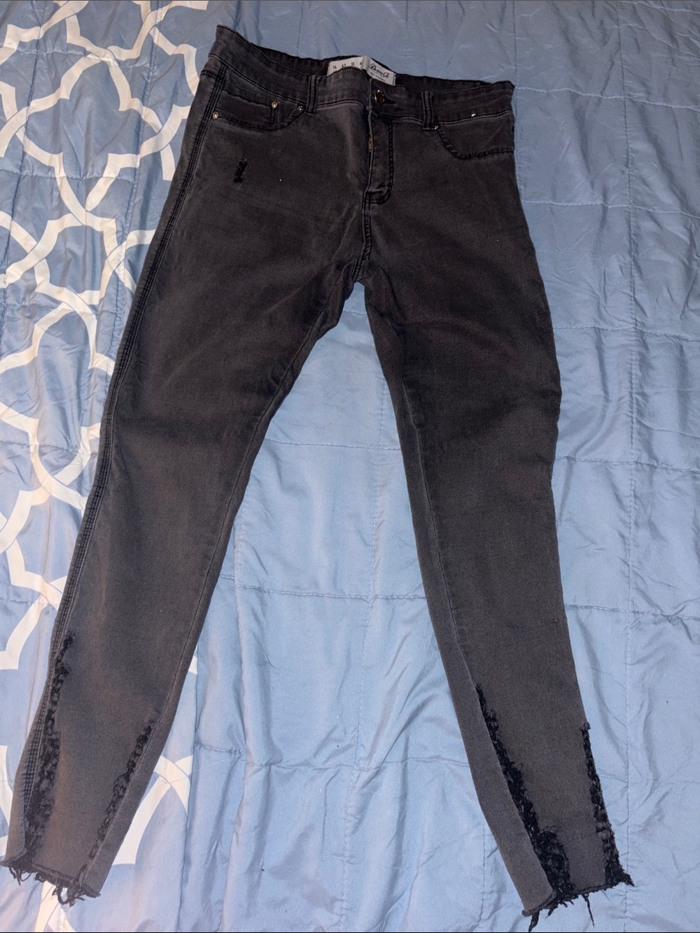 Denim&Co Black Skinny Jeans with Frayed Hem a lot stretch